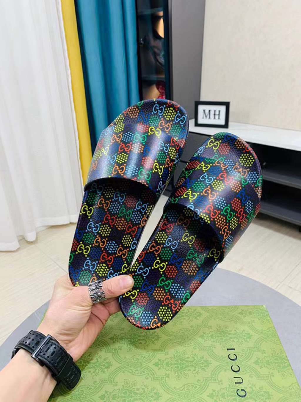SANDALS